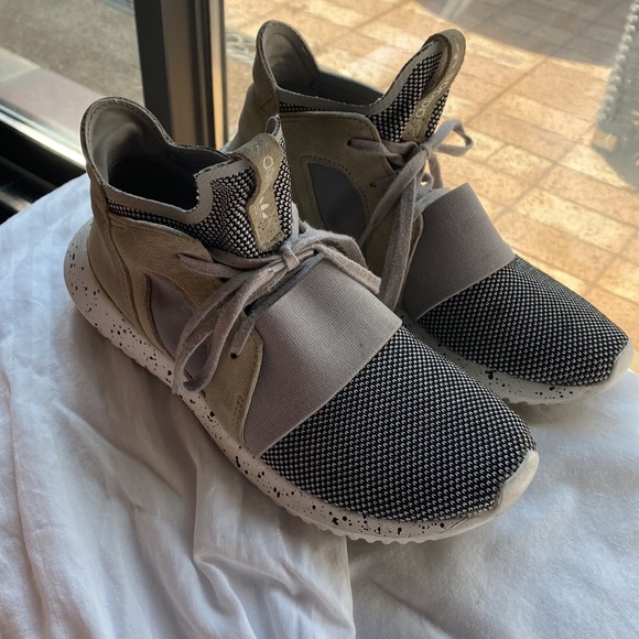 ADIDAS TUBULAR - Picture 2 of 5
